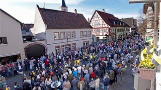 Der Mathaisemarkt-Umzug in Schriesheim findet trotz der Amokfahrt von Mannheim am Montag wie geplant statt.