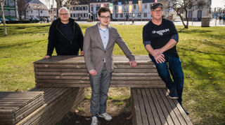 Treffen mit Oliver Schmitt (links), Marius Gunkel (DGB, mittig) und Norbert Fuchs (rechts) sprechen über die Zukunft des Projekts Partnerschaft für Demokratie.
