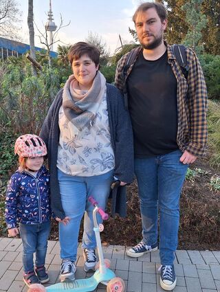 Verena und Daniel aus Ludwigshafen sind mit Tochter Pauline unterwegs.
