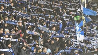 Fans des SV Waldhof. Für das Heimspiel gegen Dortmund II werden 10.000 Tickets verschenkt.