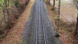 Auf der Bahnstrecke zwischen Deidesheim und Bad Dürkheim fahren ab nächster Woche keine Züge mehr. (Symbolbild)