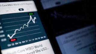 ETFs, die den MSCI World Index nachbilden, enthalten einen großen Anteil an Aktien amerikanischer Konzerne – derzeit ein Nachteil für die Kursentwicklung.