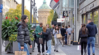 An verkaufsoffenen Sonntagen in der Mannheimer Innenstadt dürfen die Geschäfte von 13 bis 18 Uhr öffnen. Hier beim letzten Termin am 6. Oktober 2024.