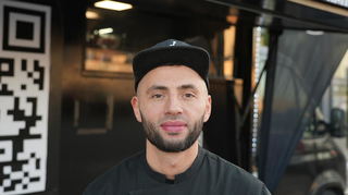 Koch Kushtrim Gashi hat sich mit dem "Black Angus Food Truck" selbstständig gemacht.