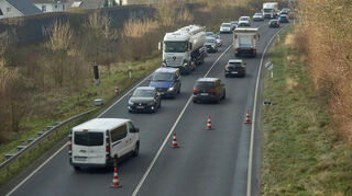 Schon zu Beginn der Arbeiten im Januar floss der Verkehr im Bereich der Brücke nur einspurig über die B 47.