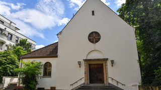 Der Abriss rückt näher: die Thomaskirche Neuostheim.