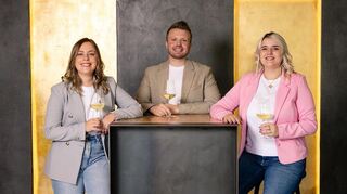 Bewerbungsphase um das Amt der Weinhoheit im vergangenen Jahr: Denise Stripf, die heutige Weinkönigin (links), mit Manuel Reuther und Lara Karr.
