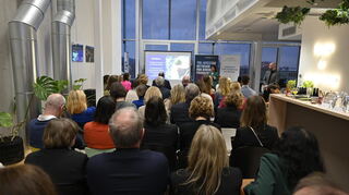 Junge Unternehmensgründerinnen auf der Suche nach Investoren und Interessenten. Bei einer „Pitch-Night“ im Tink Tank in Heidelberg hatten Frauen die Gelegenheit, ihr Start-up zu präsentieren.
