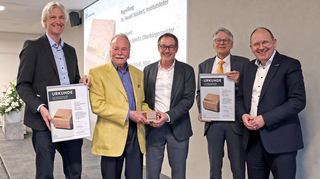 „Mannheimer Stein“ verliehen: v. l. Harald Stockert, Hanns-Martin Bräuer, Felix Späh, Martin Krauß und OB Christian Specht.