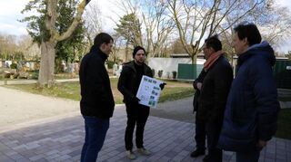 Carsten Müller (v.l.), Alexander Koslov, Jürgen E. Wolf und Frank Loreth bei der Ortsbegehung.