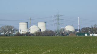 Beim Atomkraftwerk in Biblis läuft der Rückbau. 3200 Tonnen Abbaumaterial sollen zu einer Deponie in Büttelborn gebracht werden.