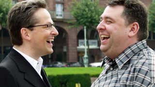 Peter Baltruschat (links) und Thorsten Riehle bei der Präsentation der Schlossfestspiele Edesheim 2004.