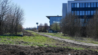 Der Hirschberger Gewerbepark soll um zehn Hektar in Richtung Süden erweitert werden. Die Erschließung soll über eine Straße parallel zur Autobahn erfolgen.
