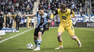 Auch Waldhof-Spielmacher Arianit Ferati (l., gegen den Dortmunder Tony Reitz) konnte am Samstag nicht die ganz großen Akzente setzen.