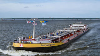 Der extra entwickelte Niedrigwassertanker „Stolt Ludwigshafen“.