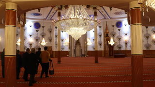 Der Gebetsraum der Yavuz-Sultan-Selim-Moschee in Mannheim.