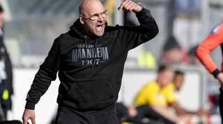 Vorzeitige Rettung oder Zittern bis zum Schluss: Waldhof-Trainer Bernhard Trares.