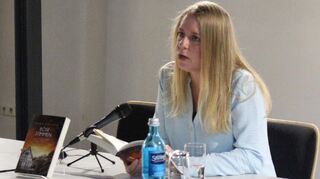 Bei der Nacht der Bibliotheken liest die Weinheimer Autorin Silke Ziegler aus ihrem Kriminalroman „Böse Stimmen – Ein Fall für Sina Engel“.