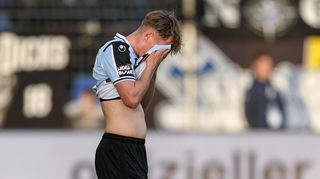 Auch Sascha Voelcke kann es nicht fassen: Die fest eingeplanten Punkte gingen am Dienstagabend an den Gegner.