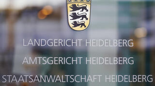 Vor dem Amtsgericht Heidelberg wurde der Fall eines Sexualstraftäters verhandelt, der gegen Bewährungsauflagen verstoßen hat.