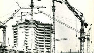 Das Collini Center und der Collini-Steg während des Baus.