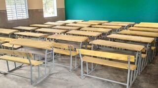 Die Klassenzimmer der von Focus erbauten neuen Schule in der Partnergemeinde Silly sind für afrikanische Verhältnisse gut ausgestattet.