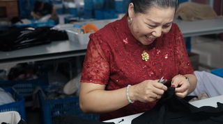 SNOCKS lässt nach eigenen Aussagen in China, Pakistan, Bangladesch, Sri Lanka und in der Türkei produzieren.