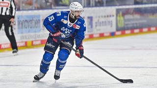 Top-Scorer Luke Esposito stürmt auch in der kommenden Saison für die Adler Mannheim.