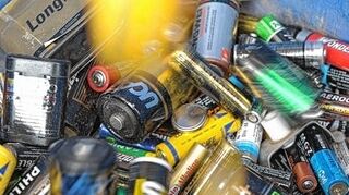 <p>Auch Batterien zählen zu Problemstoffen und werden mitgenommen.</p>