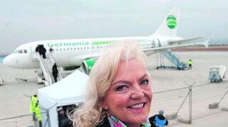 <p>Flughafen-Geschäftsführerin Maria Anna Muller freut sich über die gestrige Inbetriebnahme von Kassel-Calden.</p>