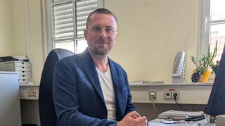 Philipp Bartoschek in seinem Büro im Ilvesheimer Rathaus.
