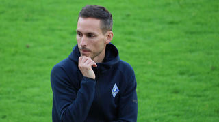 Der falsche Mann zur falschen Zeit am falschen Ort? Der neue Waldhof-Trainer Dominik Glawogger während des 1:1 am Ostersonntag bei Hannover II.