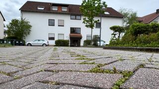Pflasterschäden in der Straße In der Sackpfeif in Heddesheim: Im Herbst sollen sie behoben werden.