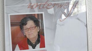 Renate Hinz aus Lampertheim erzählt in der Ausstellung von ihren Erfahrungen im Weltkrieg.