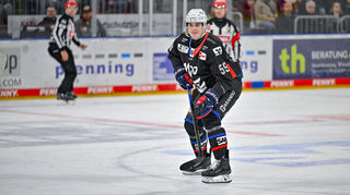 Der 19-jährige Verteidiger wird die Adler verlassen. Diese Saison spielte er ausschließlich für Heilbronn in der Oberliga.