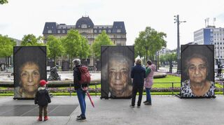 Die Ausstellung soll ein Zeichen gegen Ausgrenzung und für die Werte der Demokratie setzen.