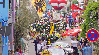 Der Umzug zum Wormser Backfischfest ist traditionell einer der Höhepunkte des Festes. Nach derzeitigem Stand soll er auch in diesem Jahr wie gewohnt stattfinden.