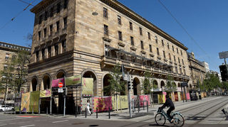 Das Mannheimer Rathaus in E5: Die Stadtverwaltung muss in den nächsten Jahren kräftig sparen. Das dürften auch die Bürgerinnen und Bürger zu spüren bekommen.