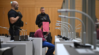 Sulaiman A. – hier beim Prozessauftakt – muss sich in Stuttgart vor dem Oberlandesgericht verantworten.