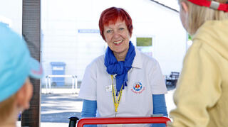 Bei ihr sind die jüngsten Maimarkt-Besucher in guten Händen: Elisabeth Bückermann vom Maimarkt-Kindergarten in Mannheim.