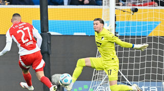 TSG-Ersatztorwart Luca Philipp (rechts) bewies in dieser Saison bereits, dass sich sein Team auf ihn verlassen kann. Auch in Mönchengladbach wird der 24-Jährige gefordert sein.