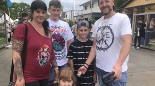 Sind Maimarkt-Fans: Sabrina Debus, Jonas, Laura, Lucas und Papa Stefan Trommershäuser.