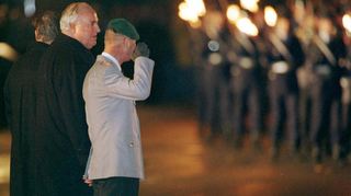 In Speyer verabschiedete sich Helmut Kohl 1998 als Kanzler während eines Großen Zapfenstreichs.