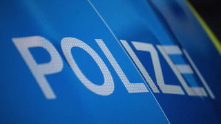 Die Polizei sucht nach Zeugen. Am Montagnachmittag ist es in der Linie 4 in Mannheim zu einer Körperverletzung gekommen.