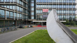 Wohnungen für Fachkräfte etwa des Uniklinikums sollen im ehemaligen Verlagsgebäude im Neuenheimer Feld entstehen.