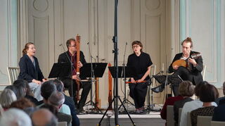 Zu „Vivid Consort“ gehören Christine Gnigler und Lorina Vallaster, dazu David Bergmüller. Für Sheng-Fang Chiu musste Thomas List einspringen.