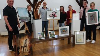 Bei Kunst im Ort dabei: Bernd Gerstner (v.l.), Claudia Körtge, Friedel Wagener, Melanie Gerstner, Ina Stabenau, Barbara Kollmar und Sonja Struck.