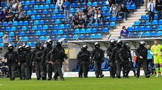 Die Mannheimer Polizei, hier bei einem Spiel gegen Rot-Weiss Essen, ist auf die Partie gegen Dynamo Dresden vorbereitet.