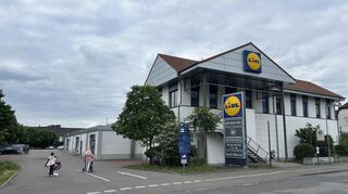 Die aktuelle Lidl-Filiale im Speckweg 55-59. Hier sollen 28 Reihenhäuser samt Parkdeck entstehen.