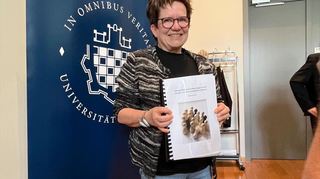 Studienleiterin Sylvia Schraut am Donnerstag mit dem Resultat der wissenschaftlichen Arbeit an der Uni Mannheim.